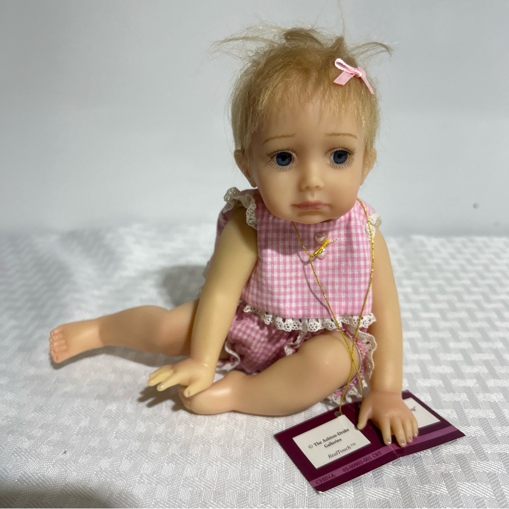 Ashton Drake Galleries "Hailey Needs A Hug" Artist Doll NEW WITH TAGS. RARE 6.5"